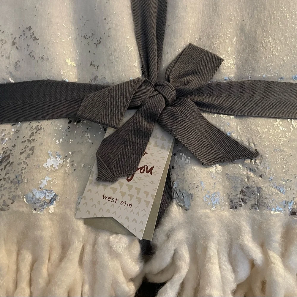 Brand New West Elm Cozy Texture Metallic Border Cream and Silver Throw Blanket